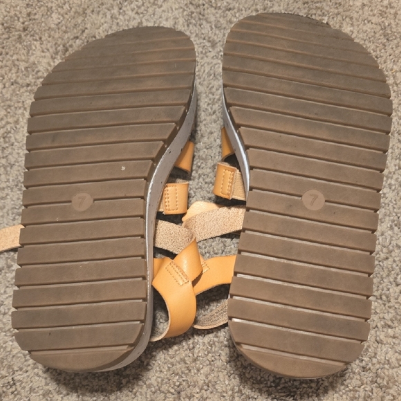 Universal Thread Yellow Wedge Sandals - Picture 3 of 4